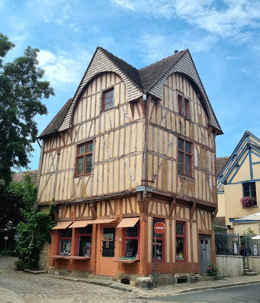 Commune Libre de la Ville Haute de Provins 3